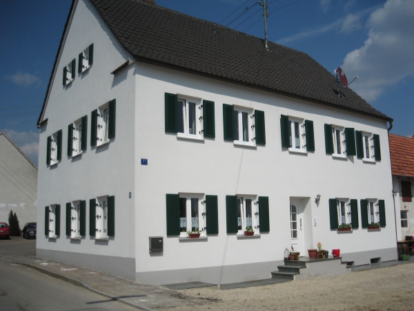 Wohnhaus Komplettsanierung Außenfassade von Ottillinger Bau GmbH
