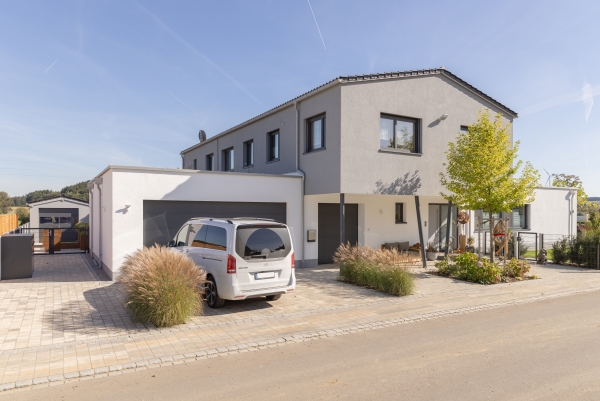 Modernes Wohnen in Pessenburgheim - Einfamilienhaus gebaut von Ottillinger Bau